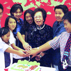 Cake cutting with all the grandchildren - 2004