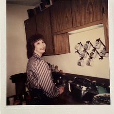 Jerelyn does dishes in Hobbs, NM, in 1984.