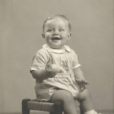 1944:  Baby Jim