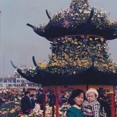 At Yun's first spring festival in 1991.
女儿的第一个春节。