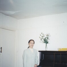 Jingqi in 1998 in our second home in Oldstead Avenue, in Hull, just before an interview. 
