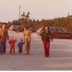 Jones Beach, N.Y. - 1975 - Maria, Thomas, Dan, Jtka,  Eva (Jitka's sister)