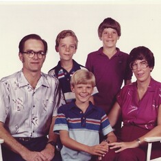 Moenter Family Photo circa early 1980s