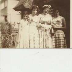 joan with her bridesmaids