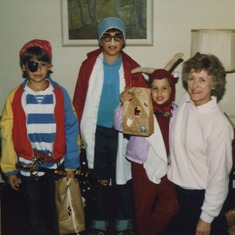 Halloween 1989 - Steve, David, Kristy, Grandma