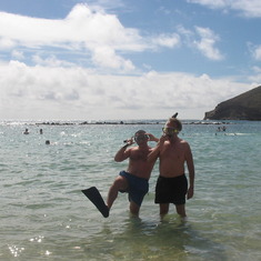 Vasi and Dad snorkling Hawaii 08