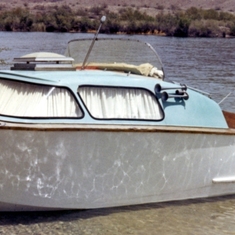 boat_in_1970s_lake_havasu.jpg