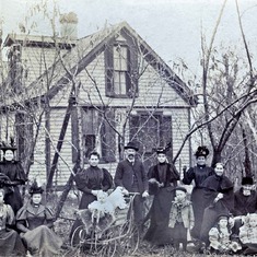 John's mother Esther (lower right) with her family in Iowa