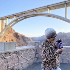 Papitos no pudieron ver esta maravilla cerca a Las Vegas, en persona pero acá te traje. Este es la represa de Hoover Dam.
