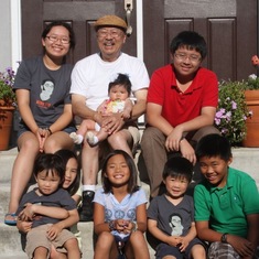 Joe and his 8 Grandkids (2012, Naperville)