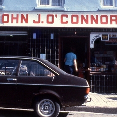 Joe patronizing an Irish O'Connor shop, 1983.