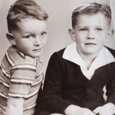 Roberts boys - Steve on the left and Dave on the right. Bruce was not yet born.