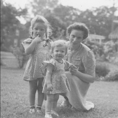 Mom (Sue) w/ Judy & little sister