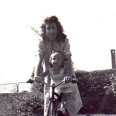 Mom & Pam in Oz