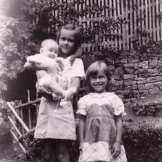 The Eaken sisters, Judy, Jackie & Shirley, 1950, Heidelberg, Germany