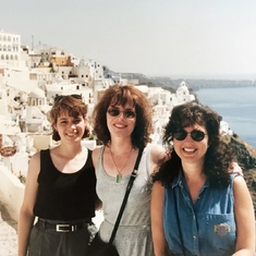 7/1996: Santorini – Natalie, Julia and Lisa Kelaita 