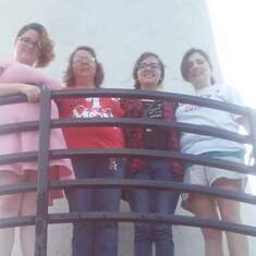 (From left to right) Haley, Mom, Jennifer, Karli