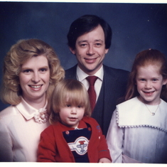 1986-04 Family