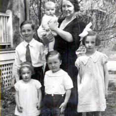 Ma holding Kath, with Bill, Joan, Tom, and Marge in 1934