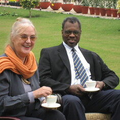Kathryn and Oscar in India in 2006, enjoying tea with the then-Prime Minister and his wife: old friends from Oxford.