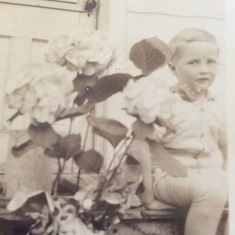 1943 Innocent beginnings: Ken, age 3 & 1/2 (If you have any pix from Tomahawk, please feel welcome to add them.)