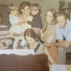 1971 Olson siblings singing 'bout the good life.