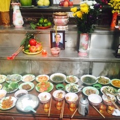 Các chị tổ chức cầu siêu cho Thầy Khánh tại Việt Nam (chùa Vạn Thọ )
