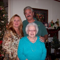 Janet, Kim & Granny Christmas 2008