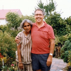 1991-01-09 - Kotha and Peter in their backyard at Mayfield