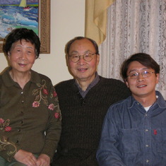 With the oldest brother's grandson - Qinglong at Purdue 2004 (和大哥的外孙庆龙于2004年在 Purdue  的合影