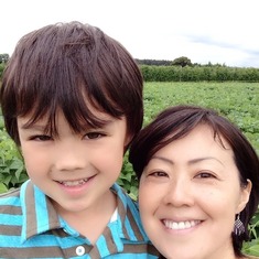 Picking strawberries in the English countryside with Ethan, July 2014