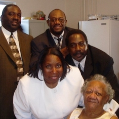 Aunt Ladions Crew in Fort White - Gary, Kenny,Yvonne, Leon and Mom