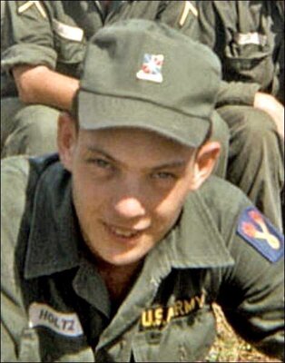 Larry Holtz