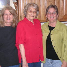 2006 Dec Becki, Mom, Bonnie