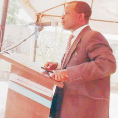 Pastor Lawrence Preaching the gospel