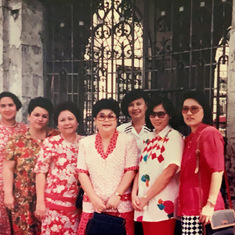 Tita Lenny, her in-laws and Ma and guests