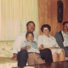 Leonard, his father Woodrow, his grandmother "Big Ma" Magnolia, and Tavares