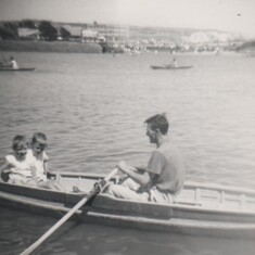 dad taking me 7 sis for a row at Browns Lake, Sandown