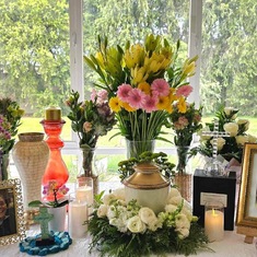 Lolo’s 3rd Anniversary, in Australia with lots of flowers! 