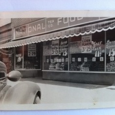 Local grocery store,'The National Tea Company Foods' in Brookings, where Oscar worked. Look at those prices! Cornflakes 3 for 25c, wow!