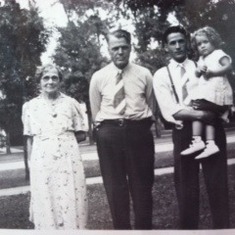 4 generations ~ Delia (Oscar's mom), Oscar, Lester and Linette.