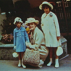 Carol Carloni, Lila and Mona Carloni