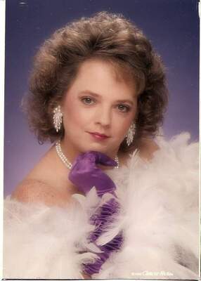 Lillian R Henson