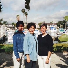Cris, Linda, & Elizabeth in front of Mom's first Long Beach Apartment.