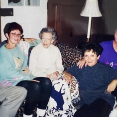 John, Ellen & Aunt Pauline Price with Linda & Lonnee