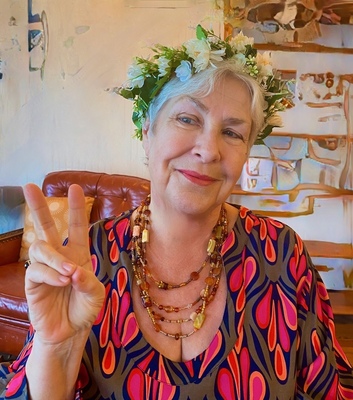 Linda Farrell