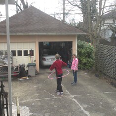 These two pictures are from April 2013, when Sam and Selinde were hula-hooping in our driveway
