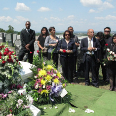lisa_fe_roldan_funeral_july30_2010_c.jpg