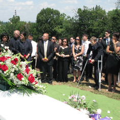 lisa_fe_roldan_funeral_july30_2010_d.jpg