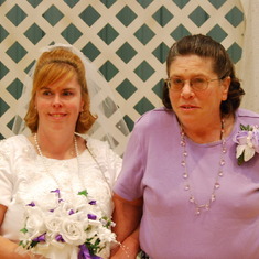 bride and her mother pic 3